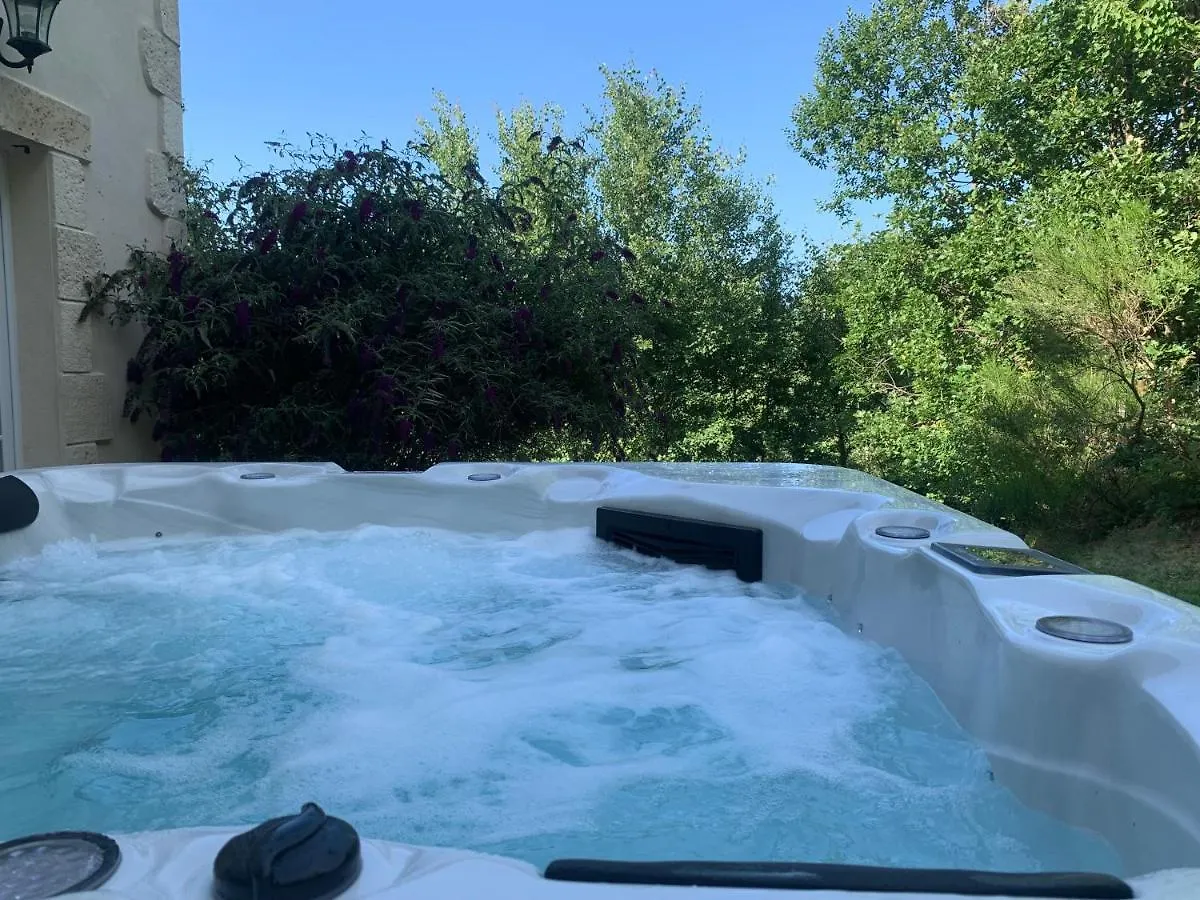Holiday home Villa La Bastide Piscine Et Jacuzzi Silhac France